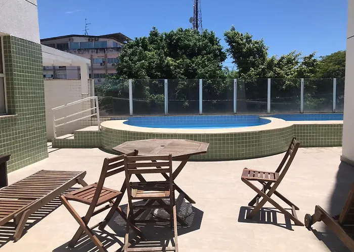 Cabo Frio com piscina e excelente localização