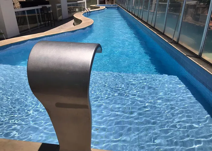 Cabo Frio com piscina e excelente localização